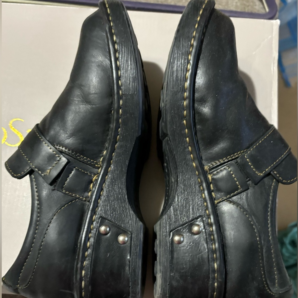 Born Clogs - Picture 5 of 7
